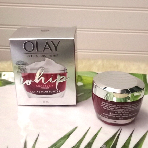 Olay Regenerist Whip Active Moisturizer. 50ml - Picture 4 of 11